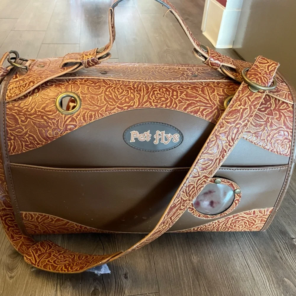 Pet Flys pet carrier